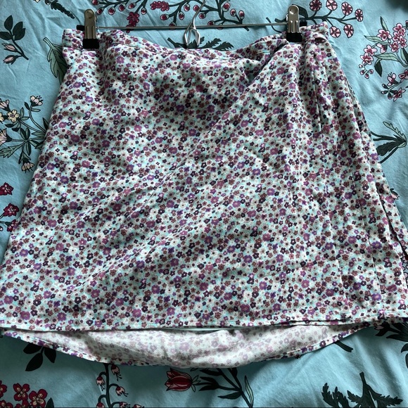 Aritzia floral wrap skirt, Sunday Best dawson wrap skirt BNWOT - Picture 6 of 6